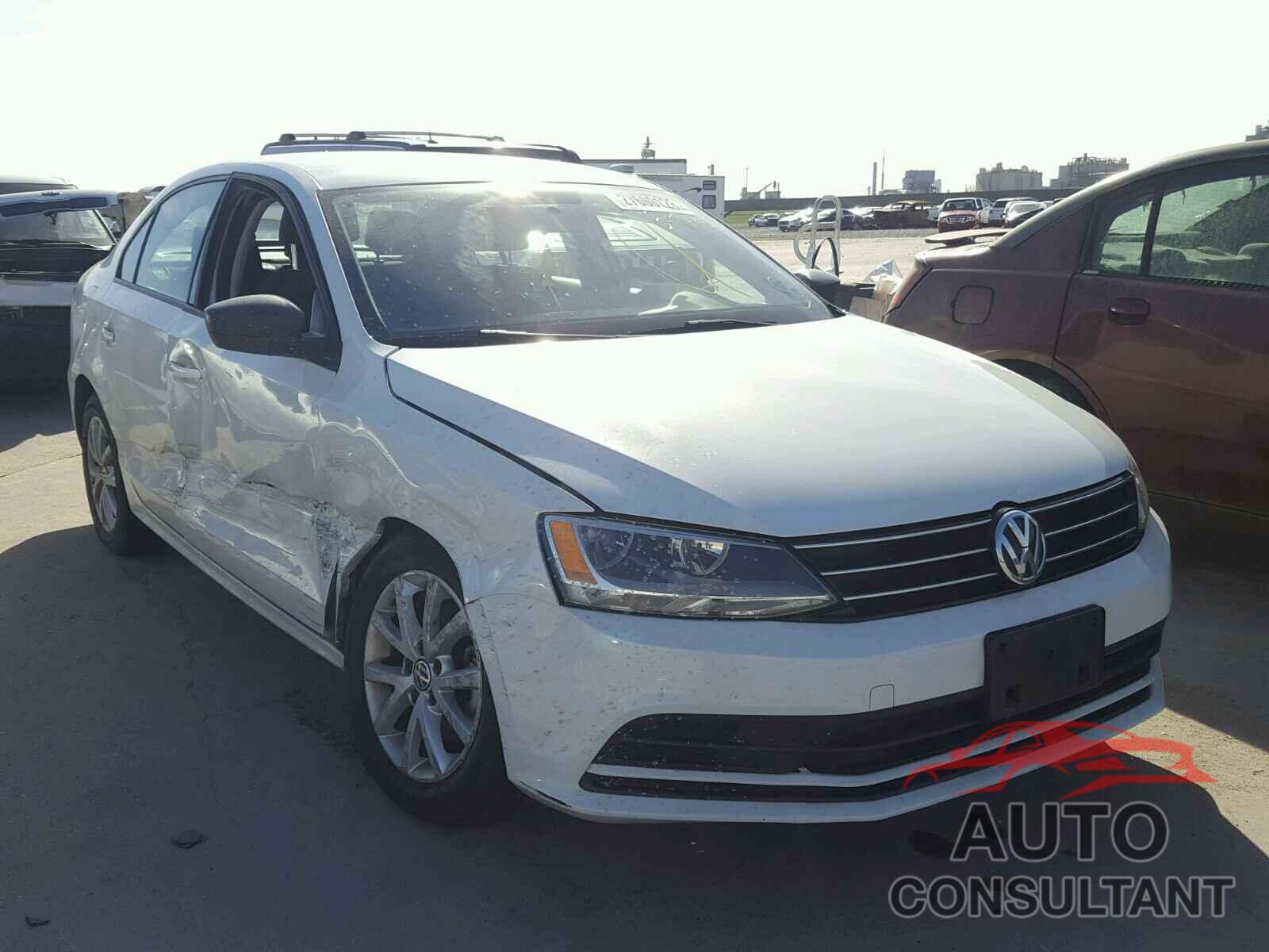 VOLKSWAGEN JETTA 2015 - 3VWD17AJ7FM212685