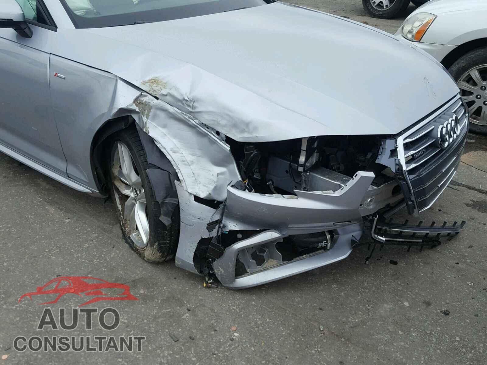 AUDI A4 2017 - WAUDNAF42HN054611