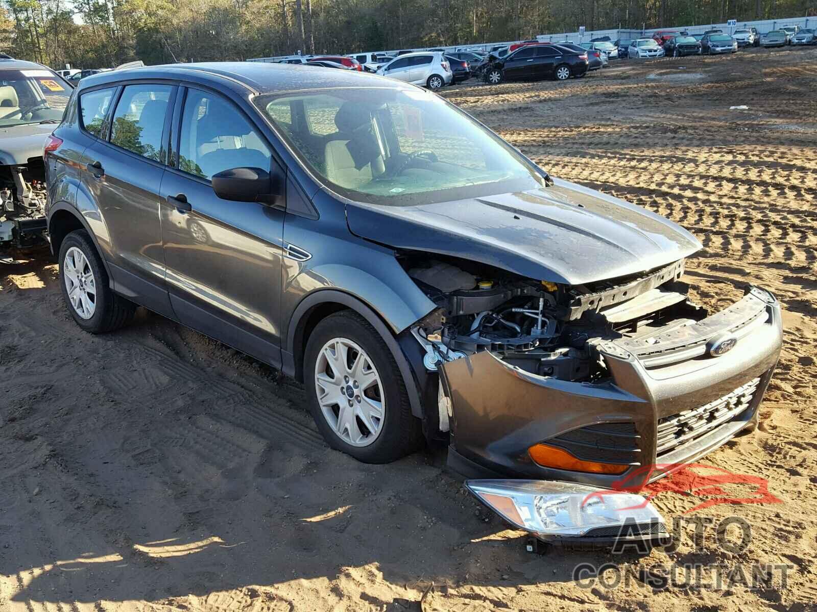 FORD ESCAPE 2015 - 1FMCU0F71FUA22379