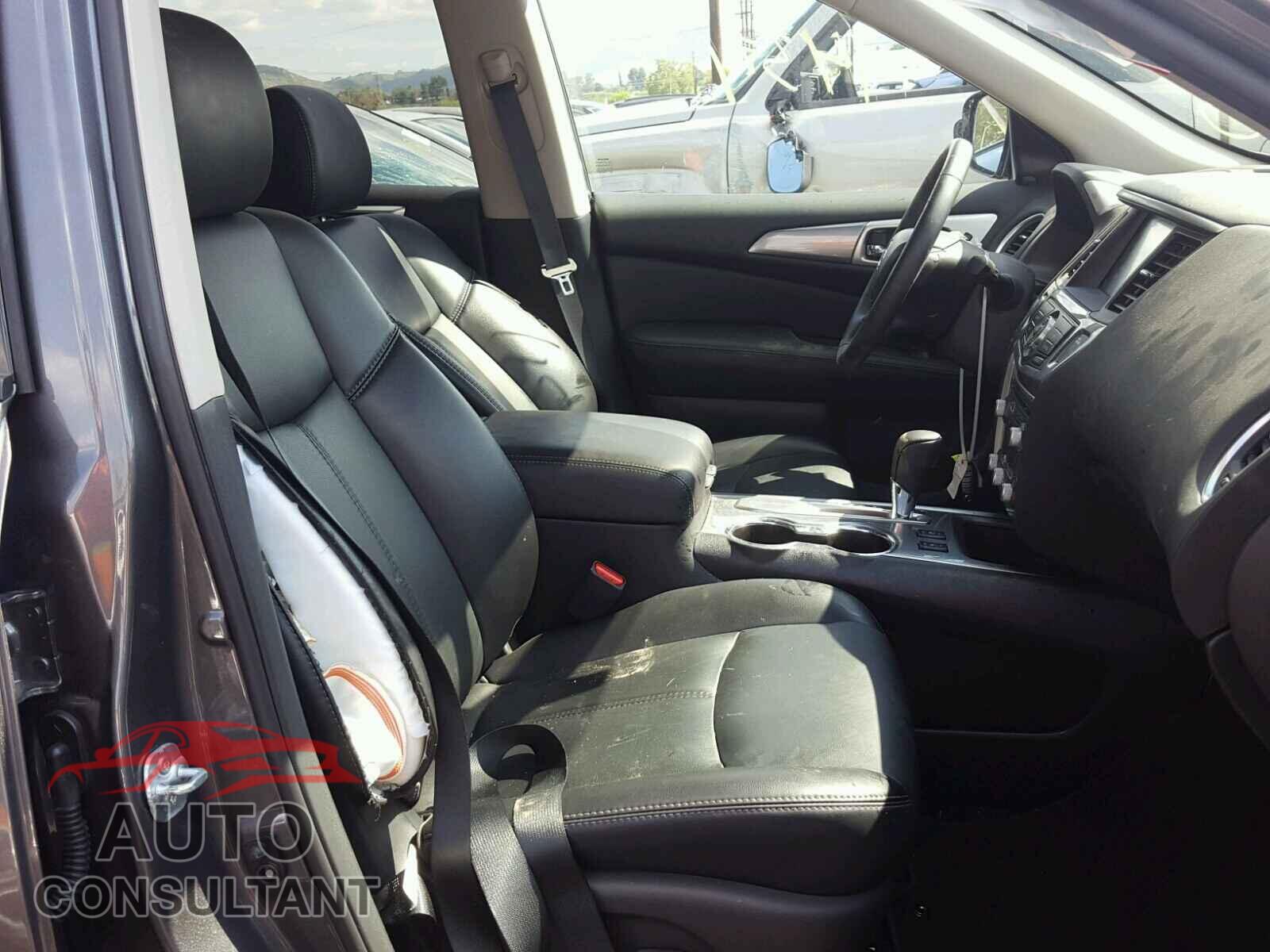 NISSAN PATHFINDER 2017 - 5N1DR2MN3HC630366
