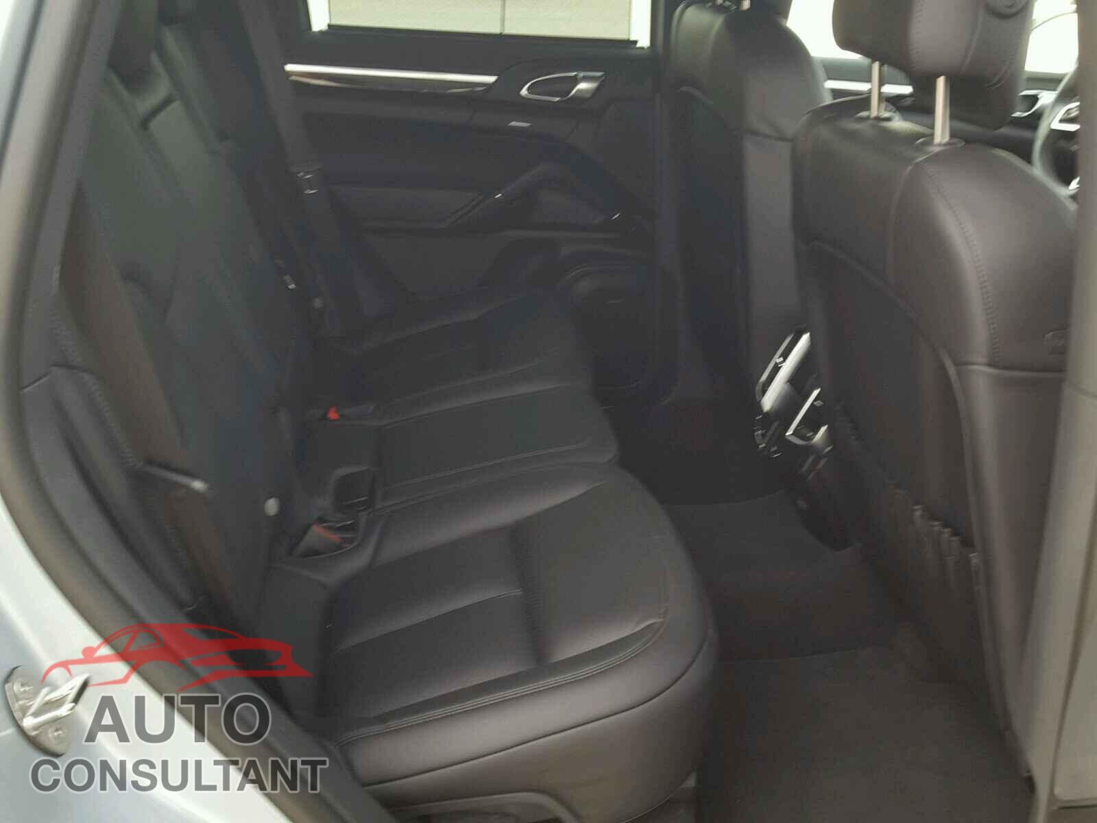 PORSCHE CAYENNE 2017 - WP1AB2A24HLA52671