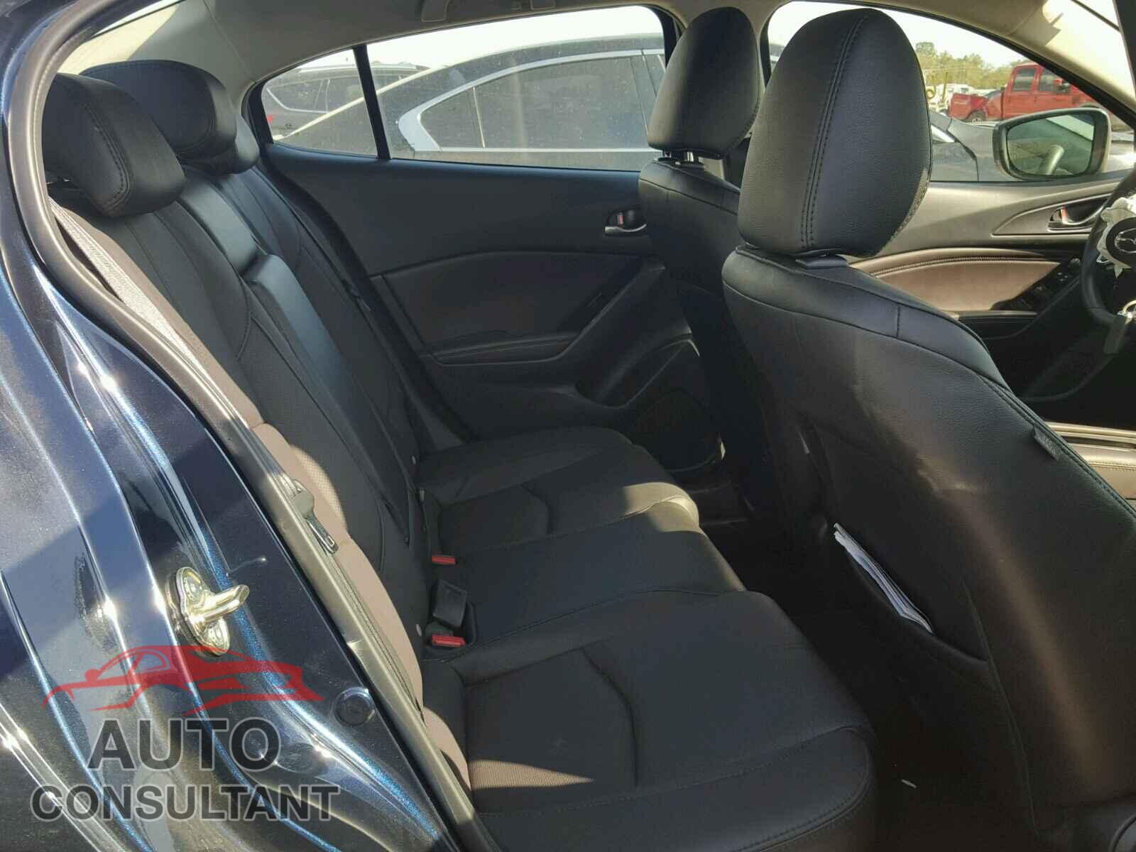 MAZDA 3 2017 - 3MZBN1W31HM140193