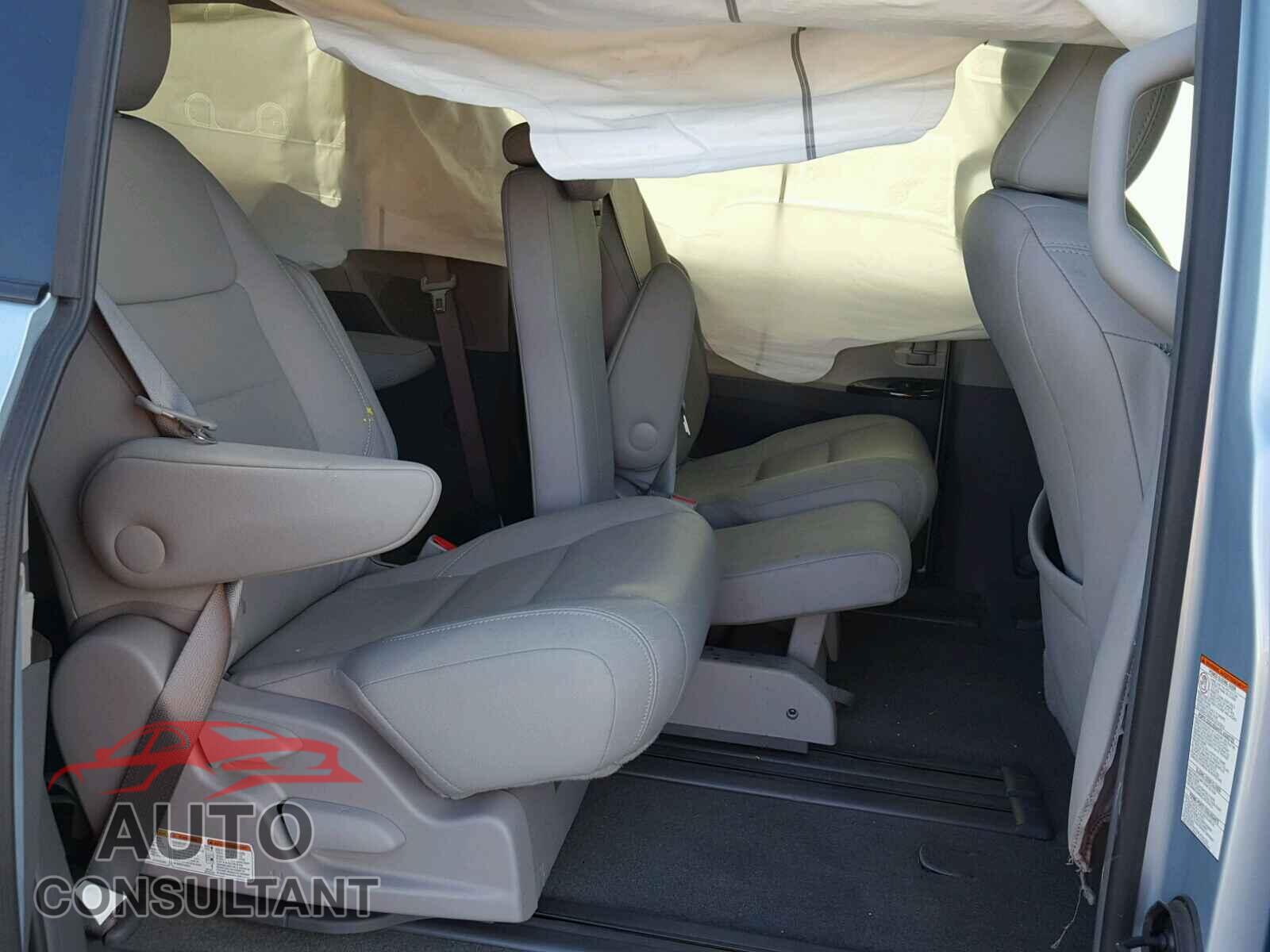 TOYOTA SIENNA 2017 - 5TDYZ3DC1HS777701