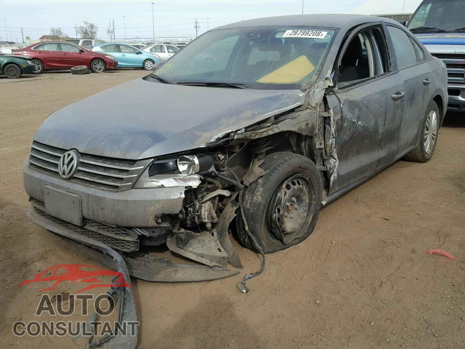 VOLKSWAGEN PASSAT 2015 - 1VWAT7A31FC073556