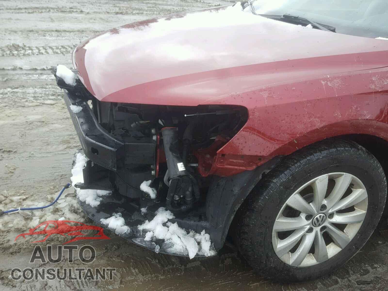 VOLKSWAGEN PASSAT 2015 - 1VWAT7A30FC068820