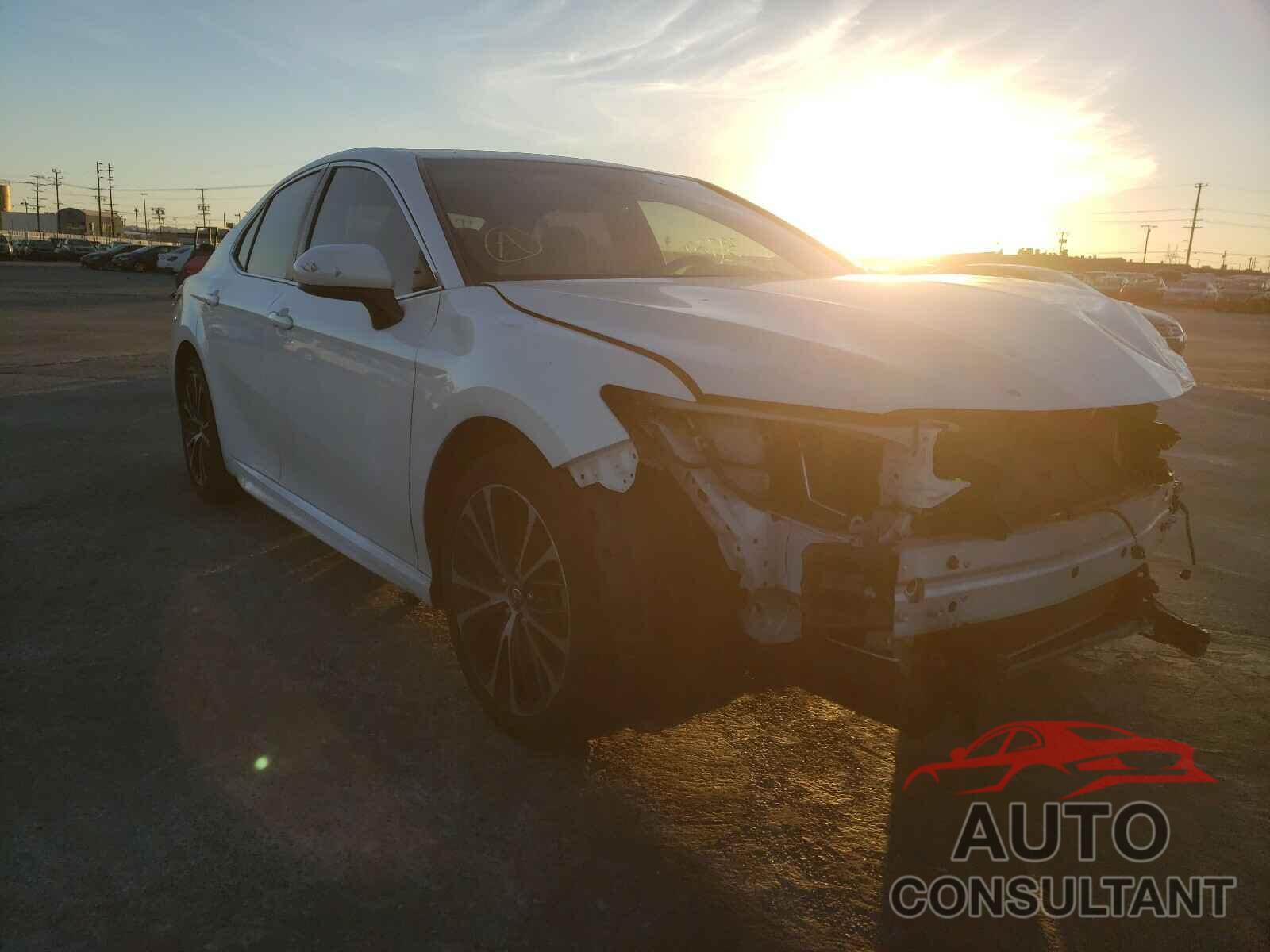 TOYOTA CAMRY 2018 - JTNB11HK9J3003377