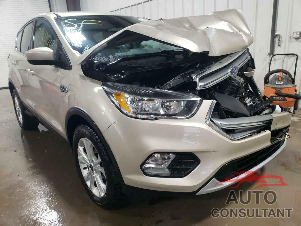 FORD ESCAPE 2017 - 1FMCU0GD4HUE15073