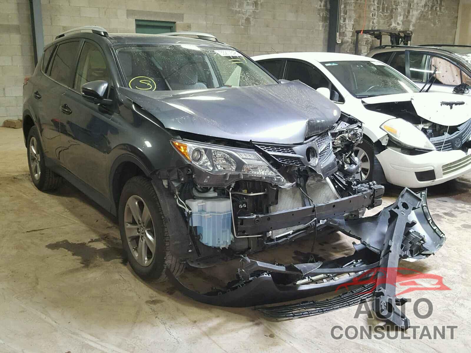 TOYOTA RAV4 2015 - JTMRFREV9FD156179