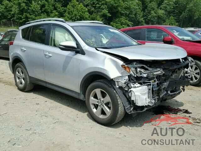 TOYOTA RAV4 2015 - JTMRFREV5FD118657