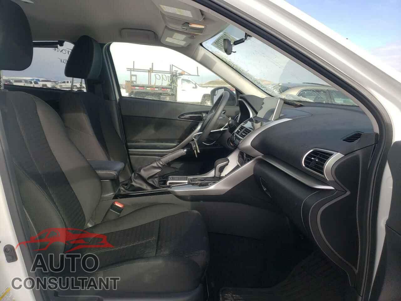 MITSUBISHI ECLIPSE 2018 - JA4AT4AA0JZ047840