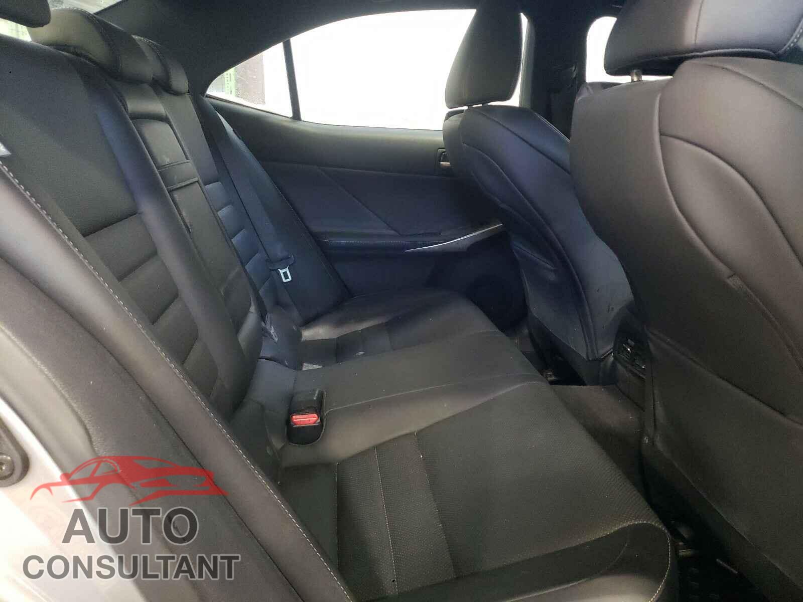 LEXUS IS 2018 - JTHC81D23J5029843