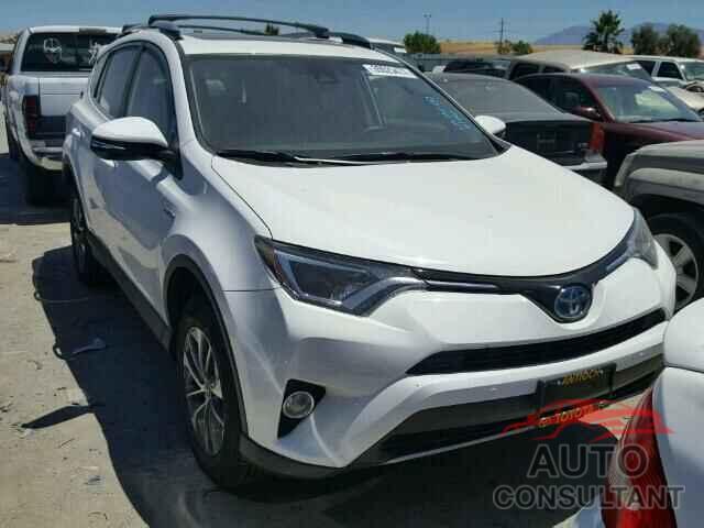TOYOTA RAV4 2017 - JTMRJREV8HD070945