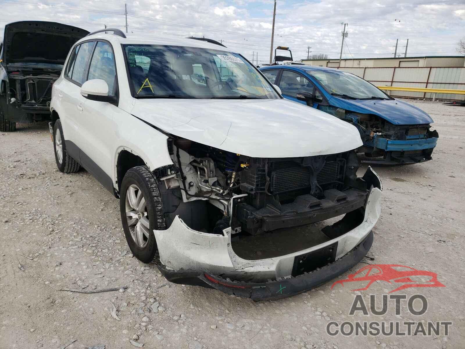 VOLKSWAGEN TIGUAN 2017 - WVGAV7AX0HW506281
