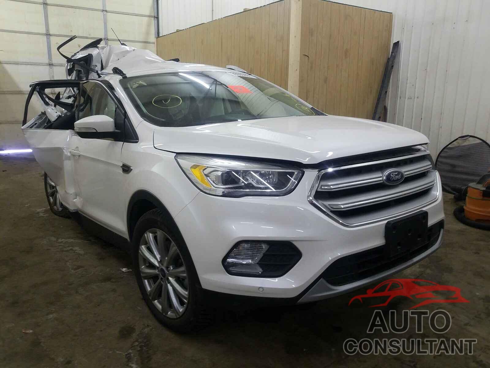 FORD ESCAPE 2018 - 1FMCU9J93JUB73830