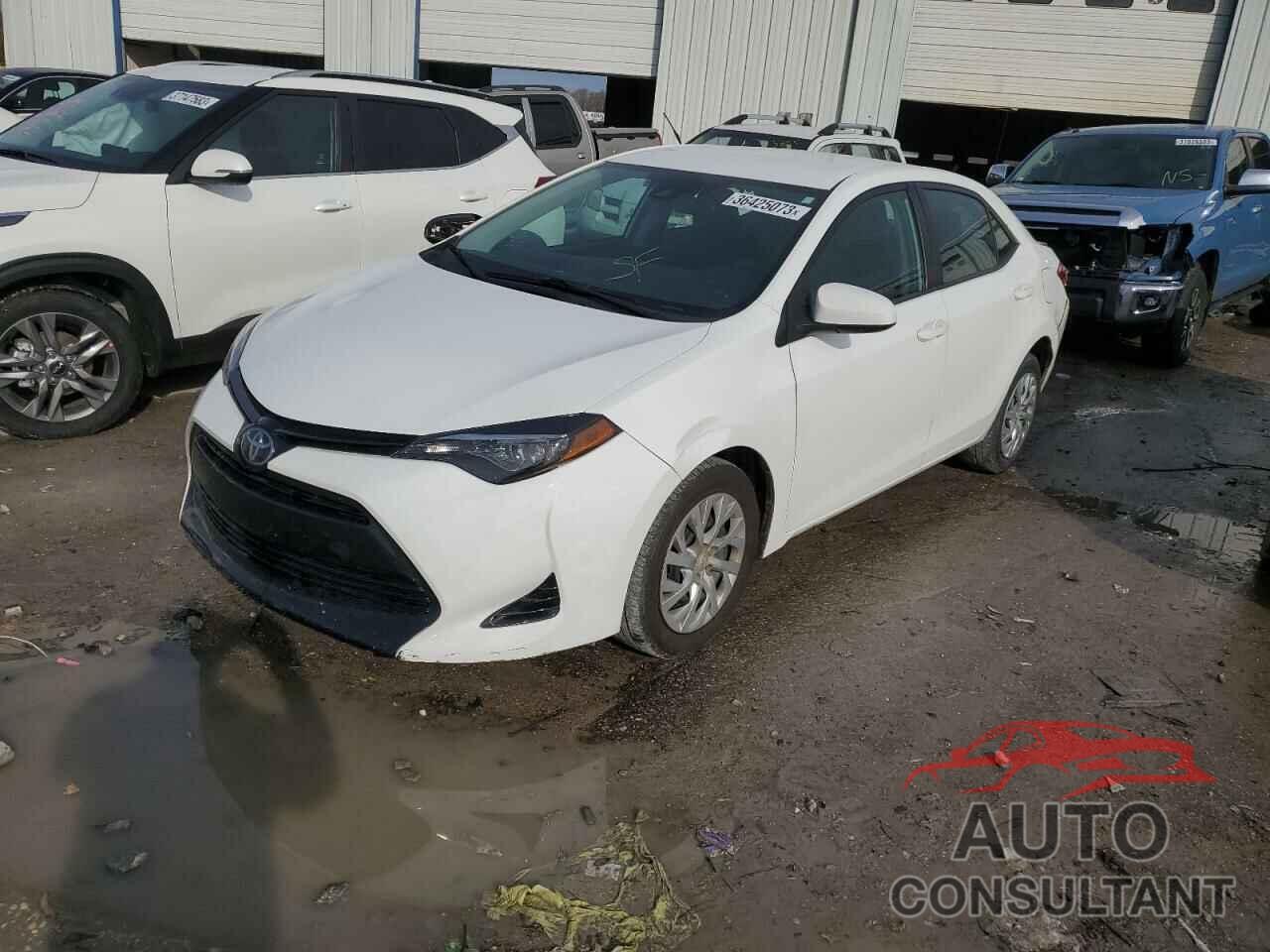 TOYOTA COROLLA 2018 - 5YFBURHE6JP851860