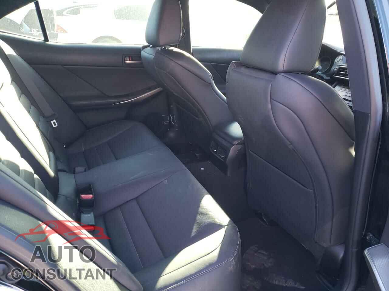 LEXUS IS 2017 - JTHBE1D25H5030832