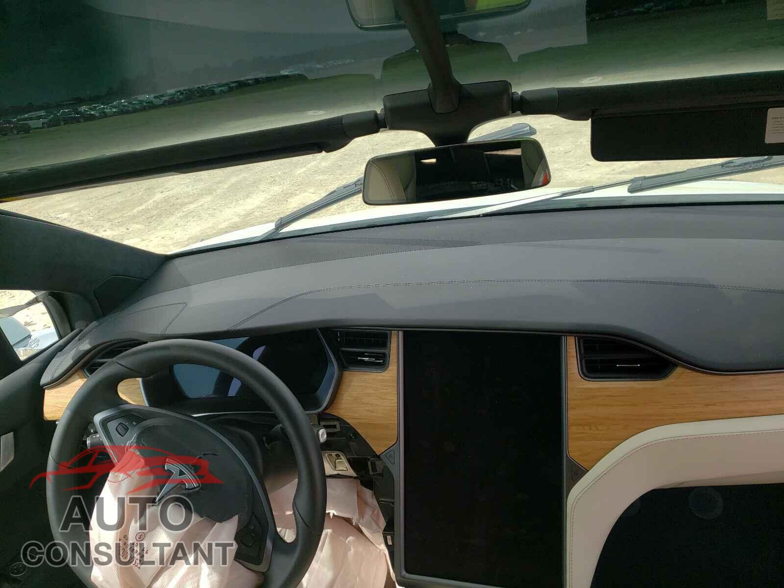 TESLA MODEL X 2020 - 5YJXCBE28LF238874