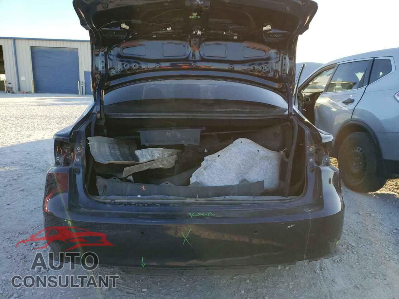 LEXUS IS 2017 - JTHBA1D29H5051632