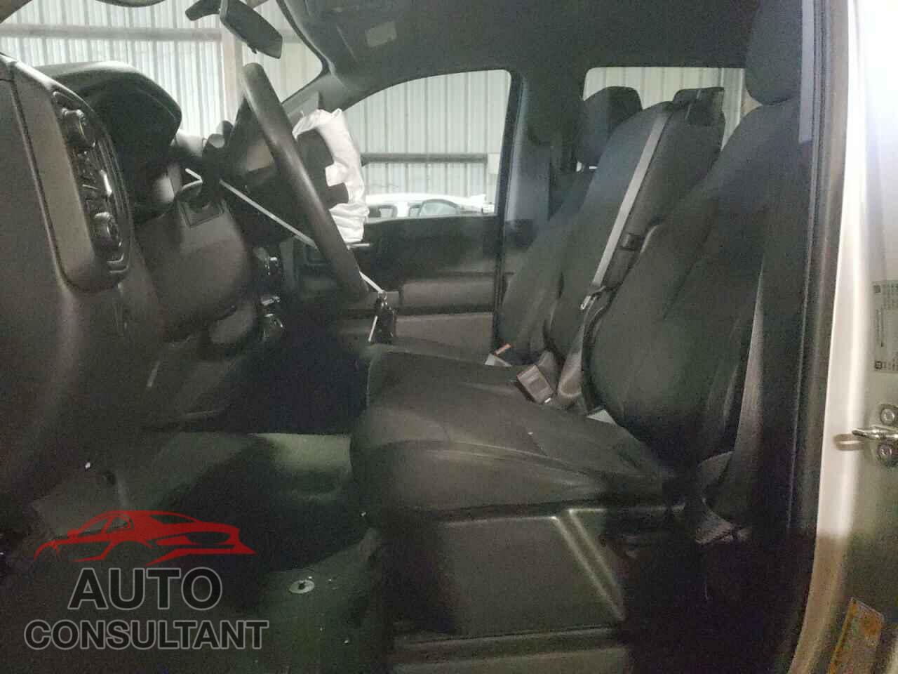 CHEVROLET SILVERADO 2019 - 3GCPYBEH8KG304578