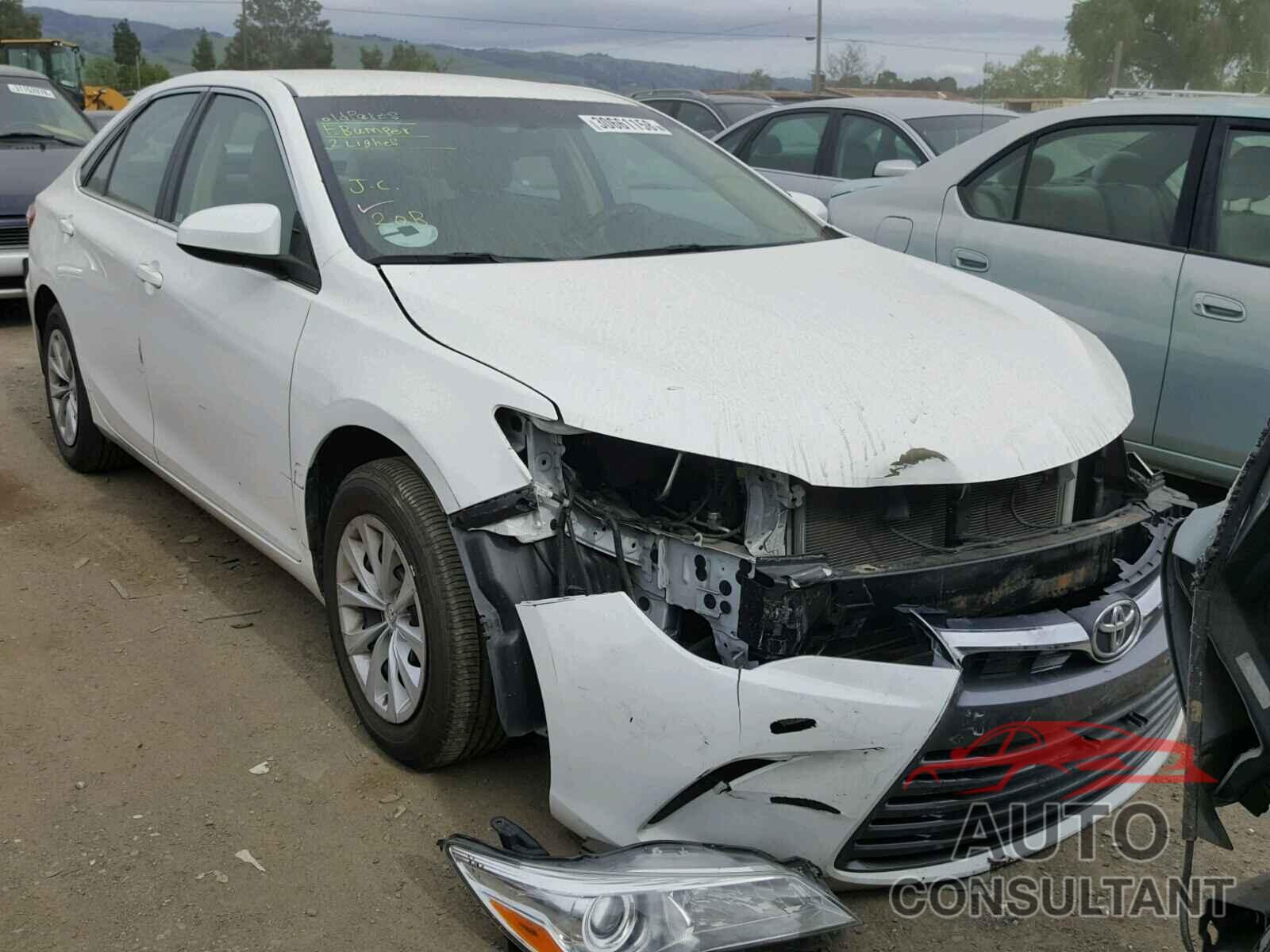 TOYOTA CAMRY 2015 - 4T1C11AK9LU321527