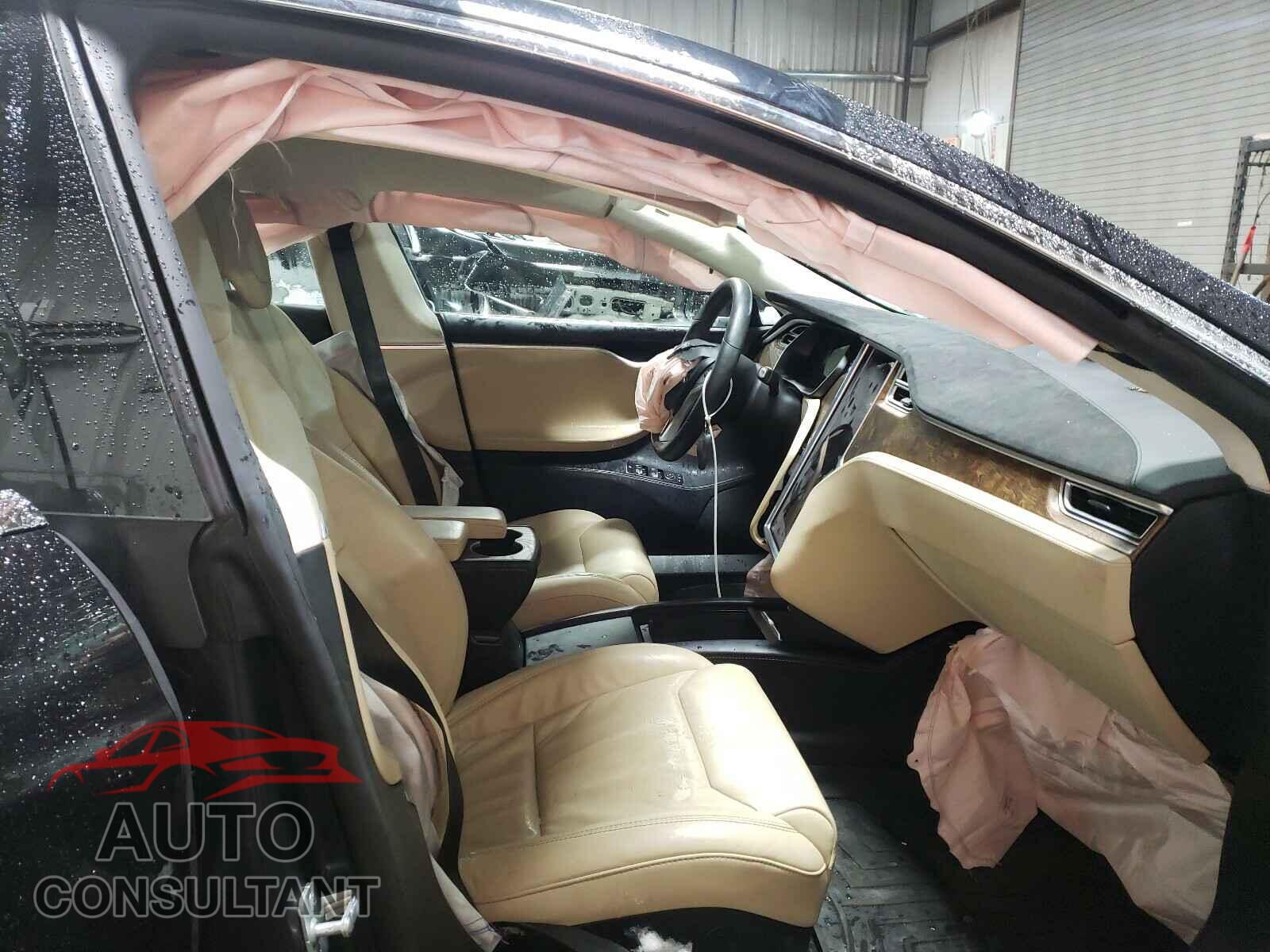 TESLA MODEL S 2017 - 5YJSA1E26HF199753