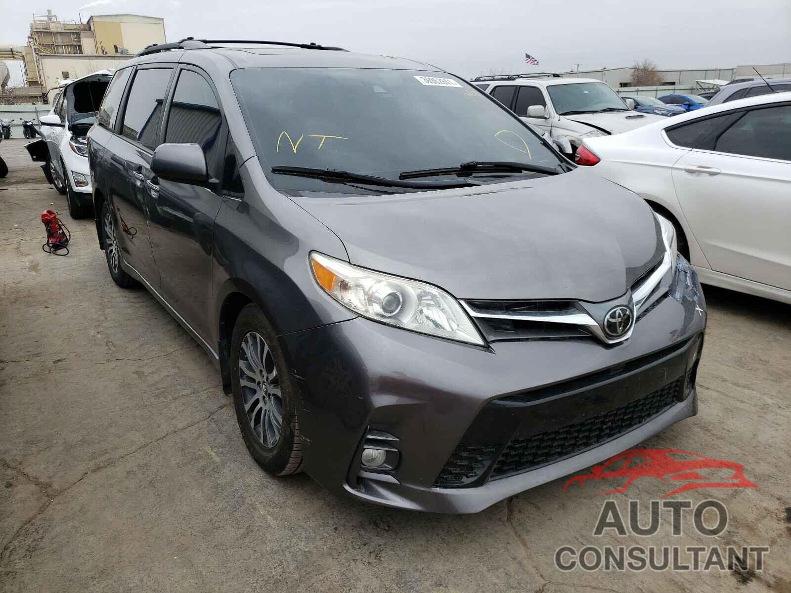 TOYOTA SIENNA 2018 - 5TDYZ3DC8JS942312