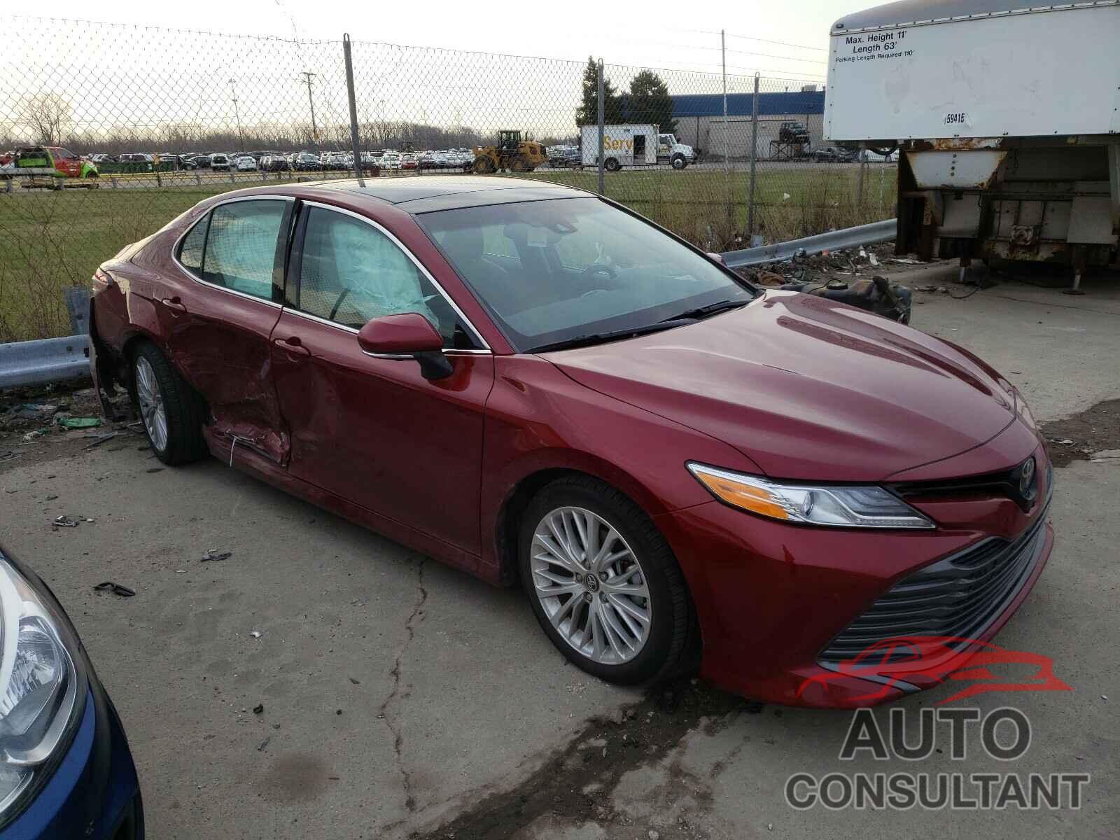 TOYOTA CAMRY 2018 - 4T1B11HK6JU544669