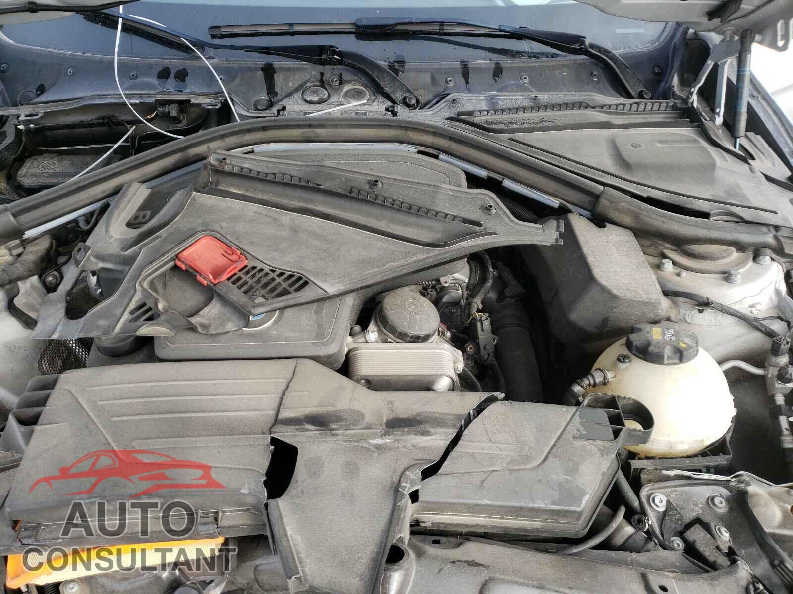 BMW 3 SERIES 2016 - WBA8E1G55GNU12355