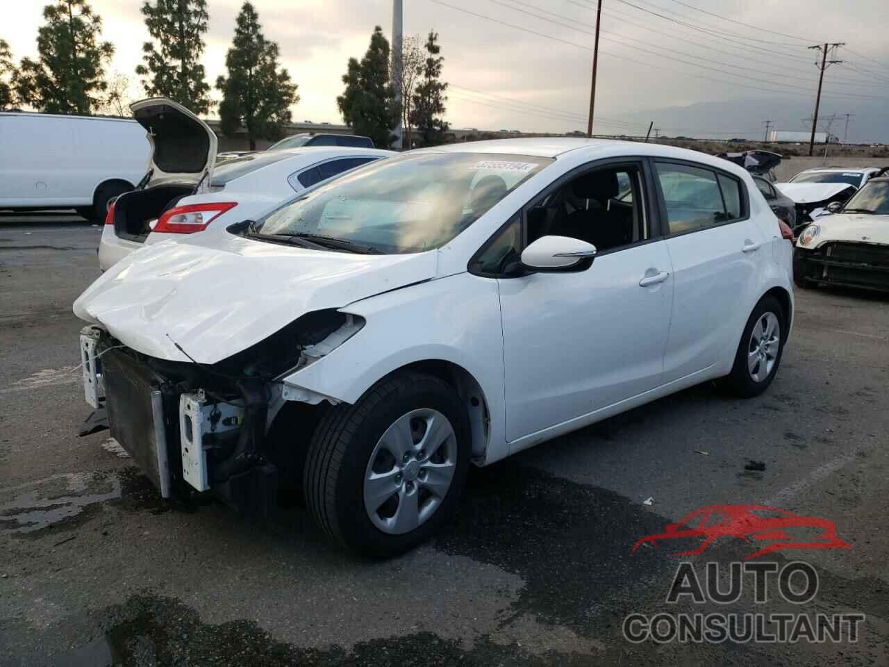 KIA FORTE 2018 - KNAFK5A82J5773169