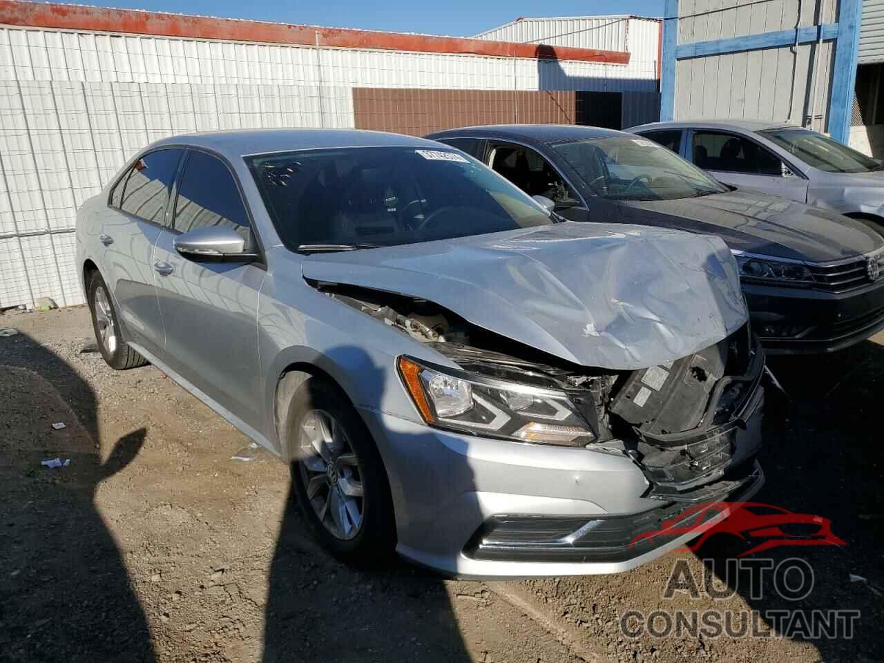 VOLKSWAGEN PASSAT 2018 - 1VWAA7A30JC026260