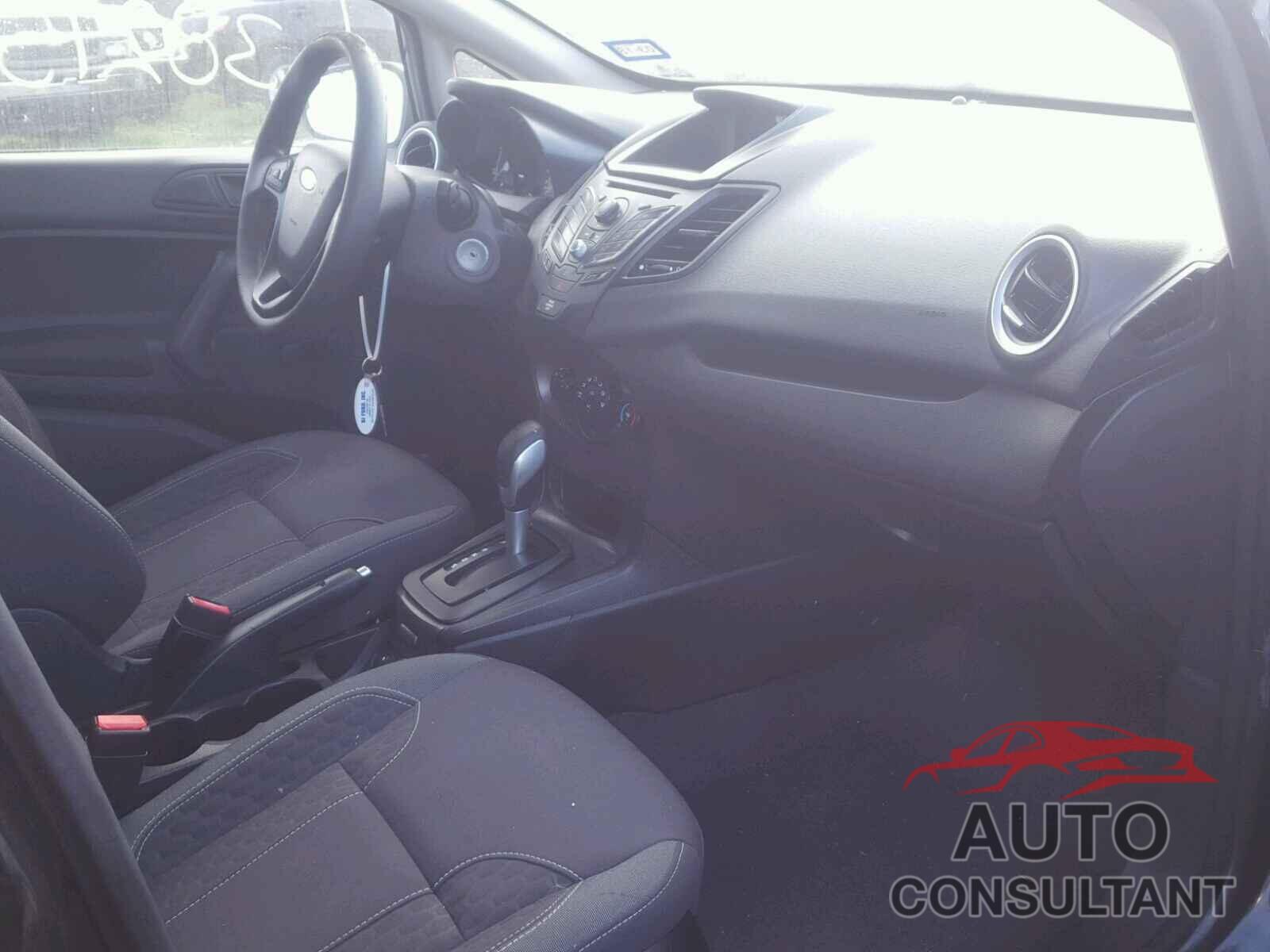 FORD FIESTA 2015 - 3FADP4TJ9FM179840