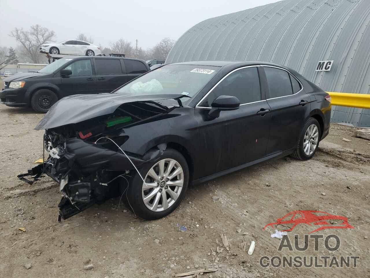 TOYOTA CAMRY 2018 - 4T1B11HK5JU560877