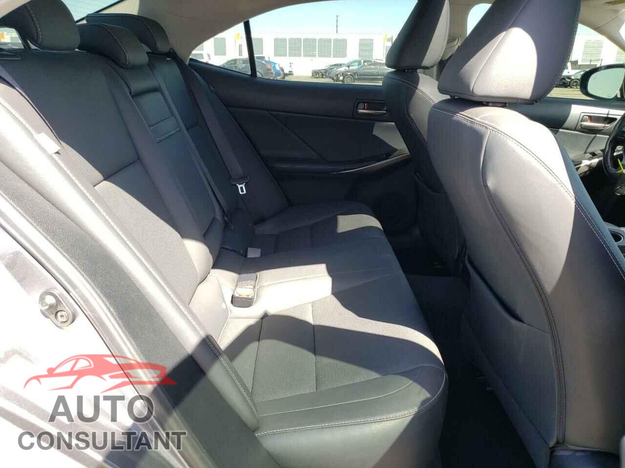 LEXUS IS 2018 - JTHBA1D23J5071669