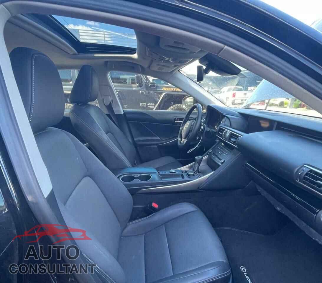 LEXUS IS 2020 - JTHAA1D28L5105751