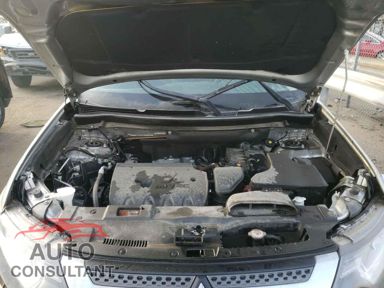 MITSUBISHI OUTLANDER 2019 - JA4AD3A3XKZ042834