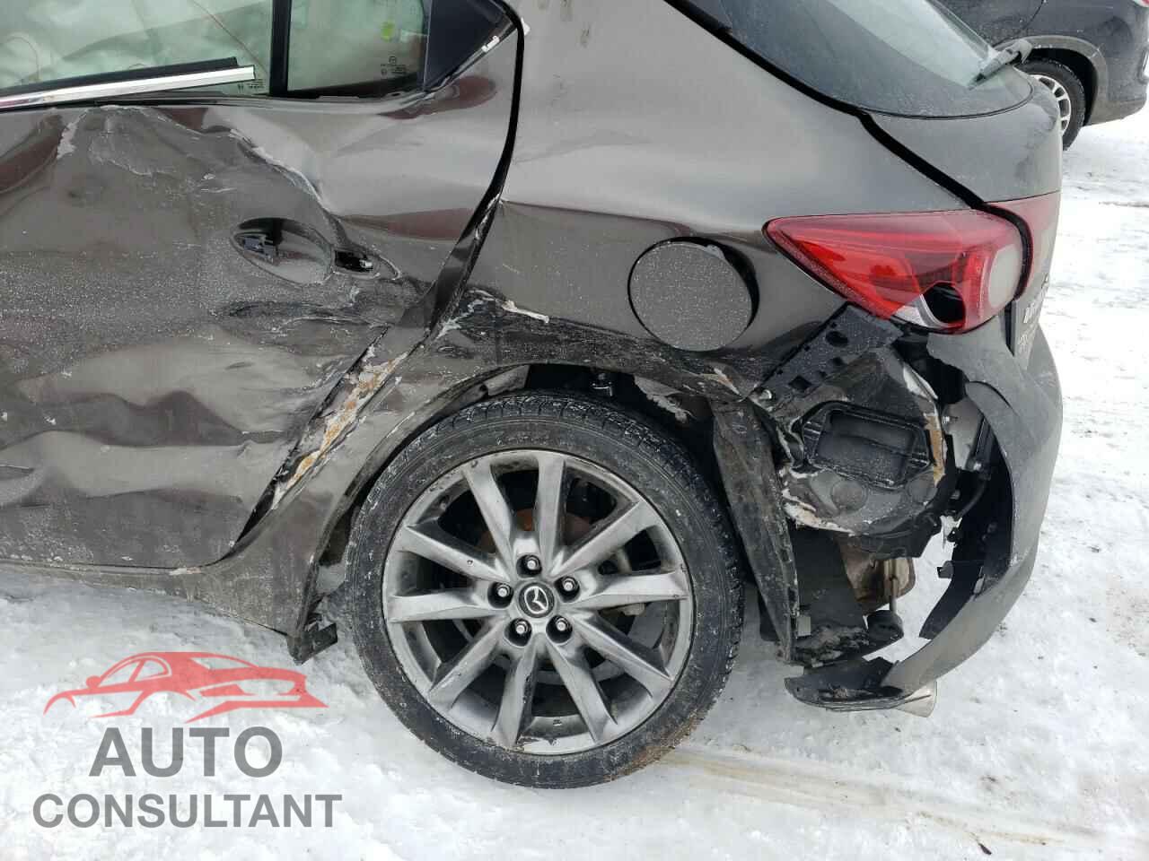 MAZDA 3 2018 - 3MZBN1M37JM182408