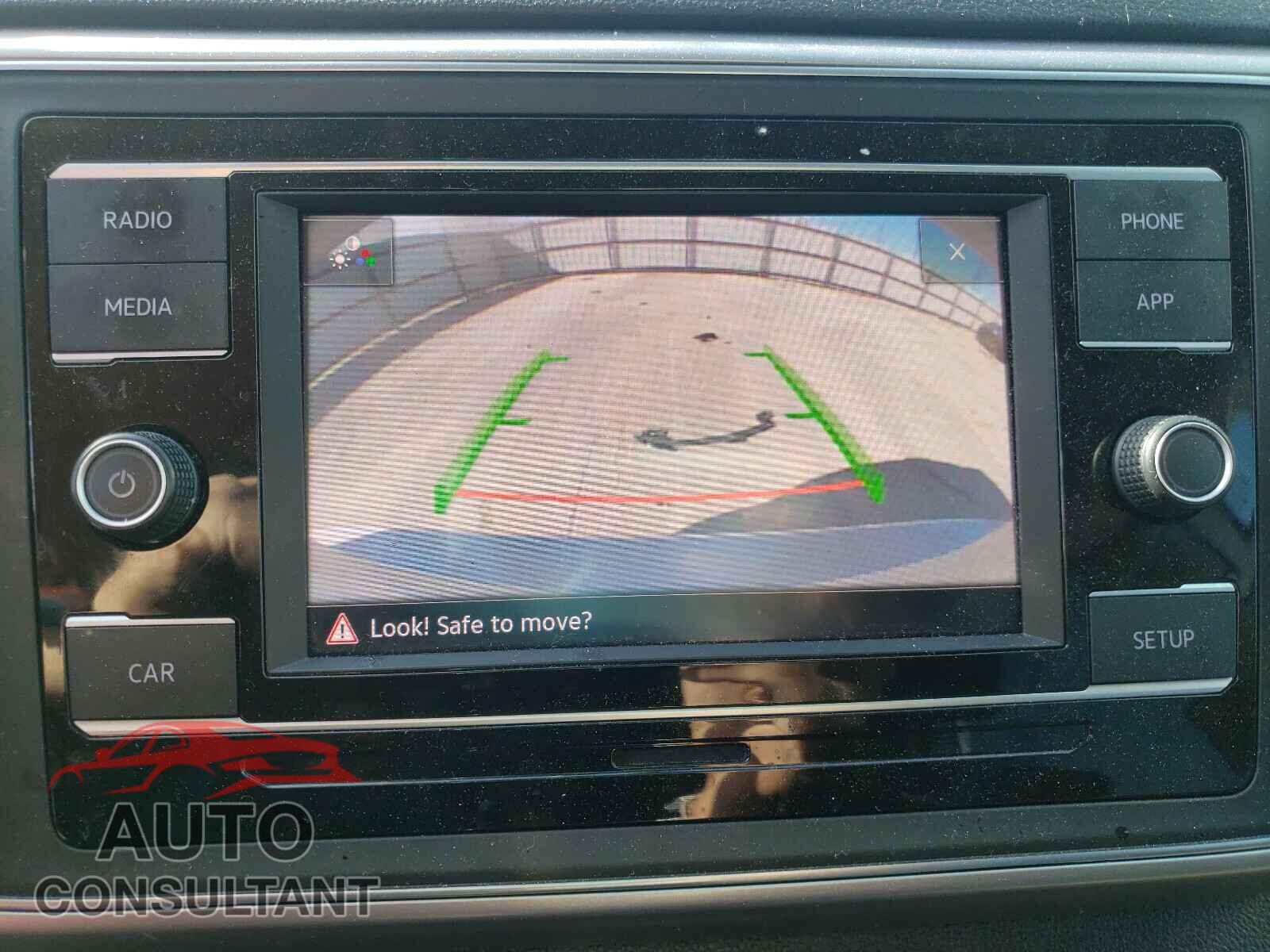 VOLKSWAGEN ATLAS 2018 - 1V2AR2CA4JC535535
