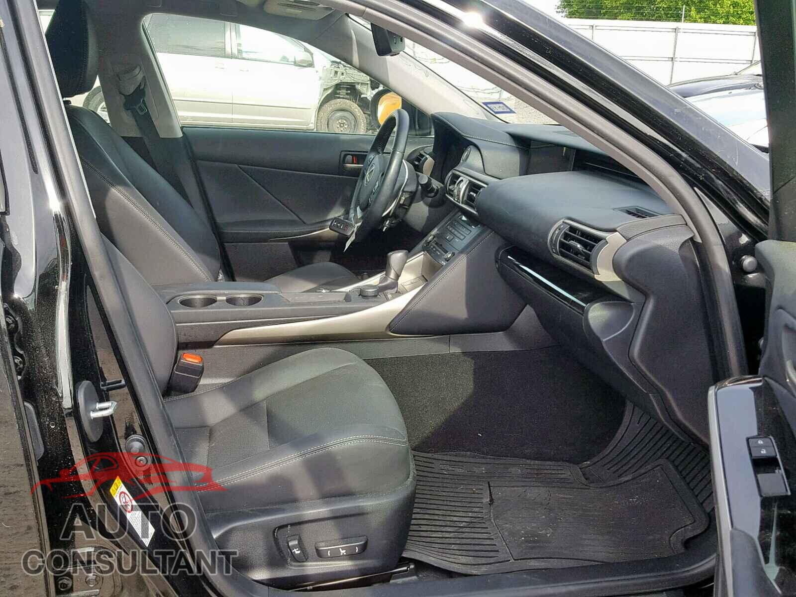 LEXUS IS 2017 - JTHBA1D29H5041859
