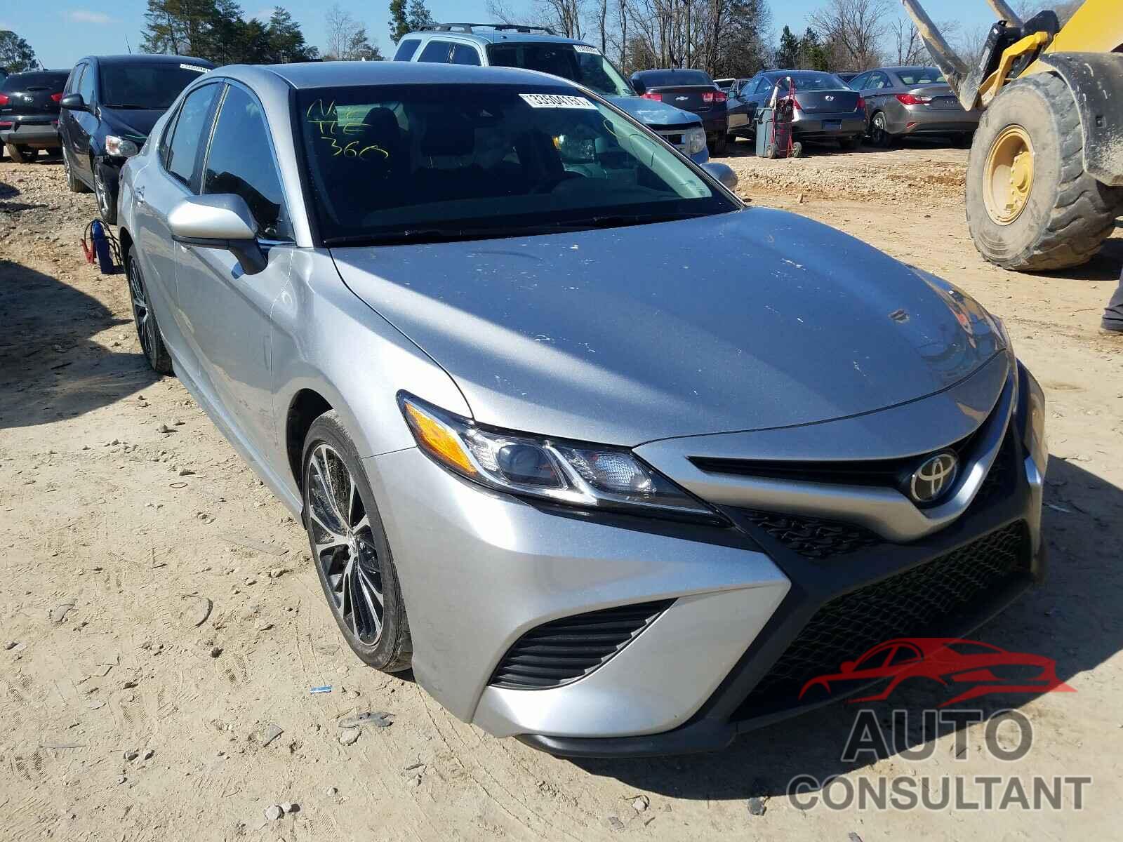 TOYOTA CAMRY 2018 - 4T1B11HK0JU082190