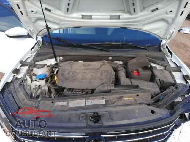 VOLKSWAGEN PASSAT 2018 - 1VWAA7A34JC007775