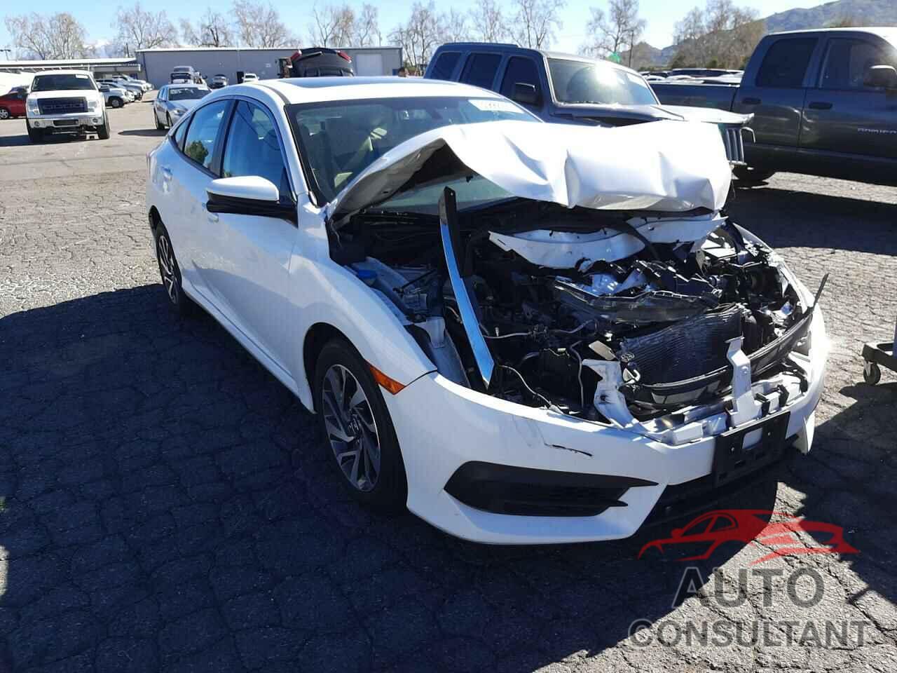 HONDA CIVIC 2018 - 19XFC2F76JE207020