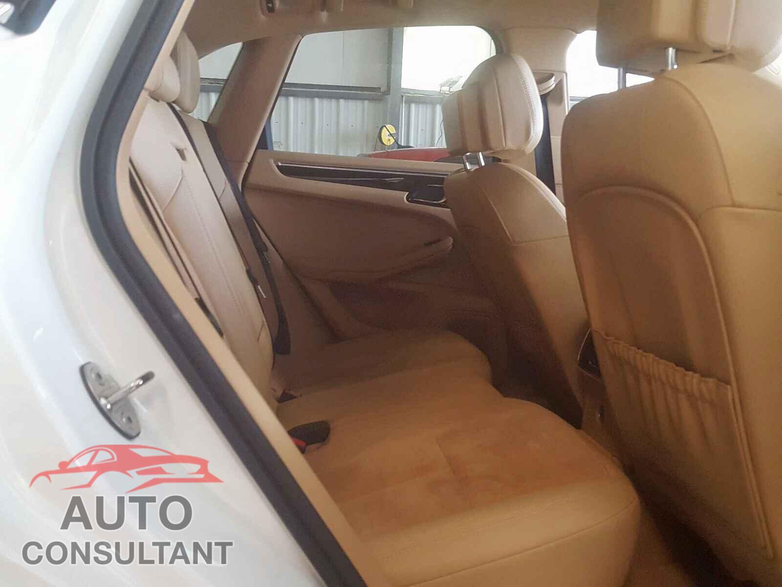PORSCHE MACAN 2015 - WP1AB2A50FLB64942