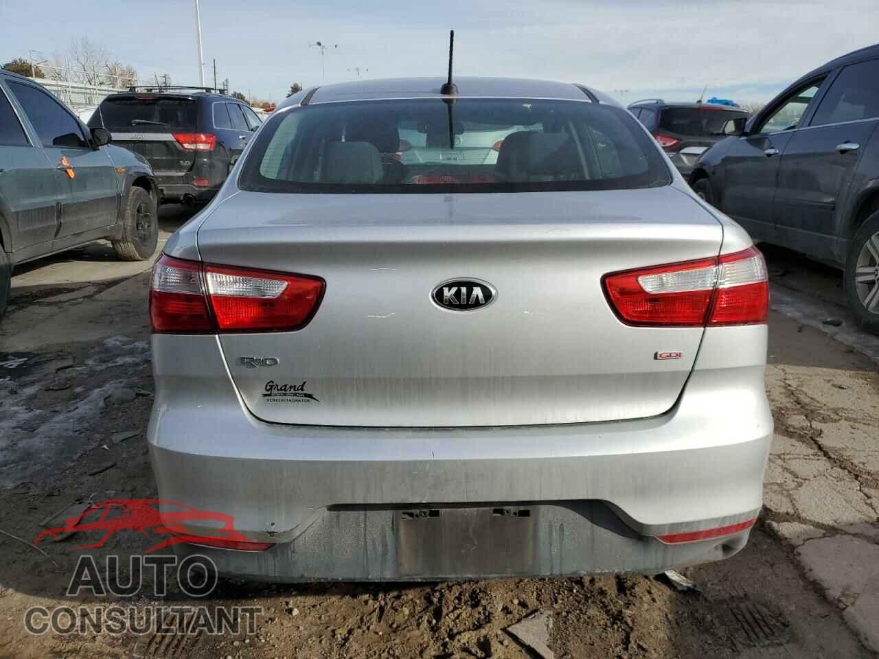 KIA RIO 2016 - KNADM4A39G6685948
