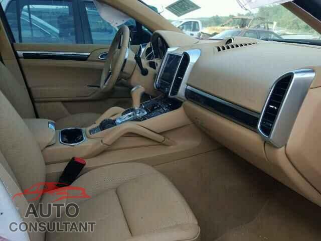 PORSCHE CAYENNE 2017 - WP1AA2A29HKA89319
