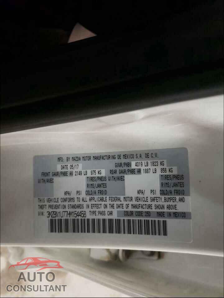 MAZDA 3 2017 - 3MZBN1U77HM154458