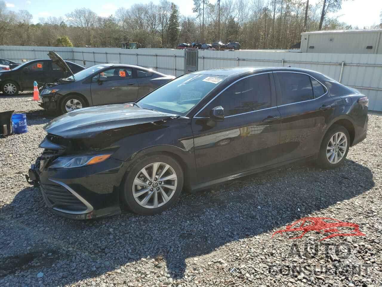 TOYOTA CAMRY 2021 - 4T1C11AK2MU551301