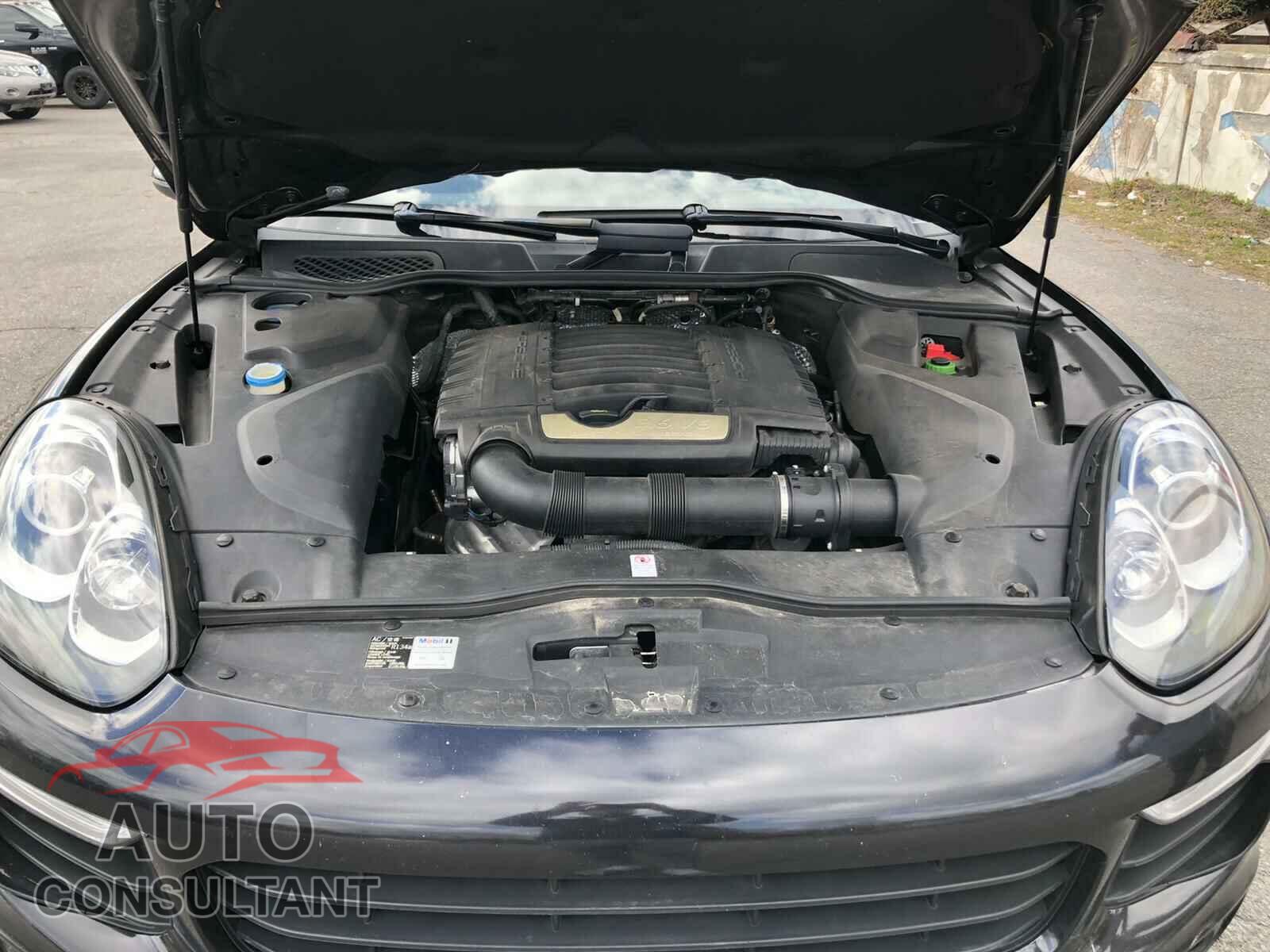 PORSCHE CAYENNE 2016 - WP1AA2A21GKA37262