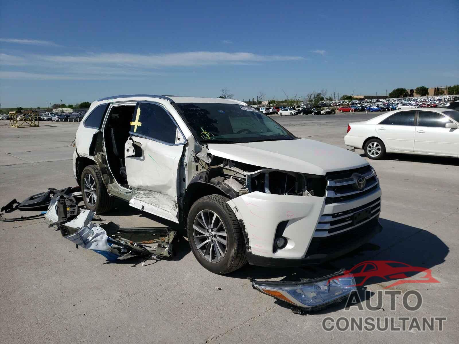 TOYOTA HIGHLANDER 2018 - 5TDJZRFH8JS539170
