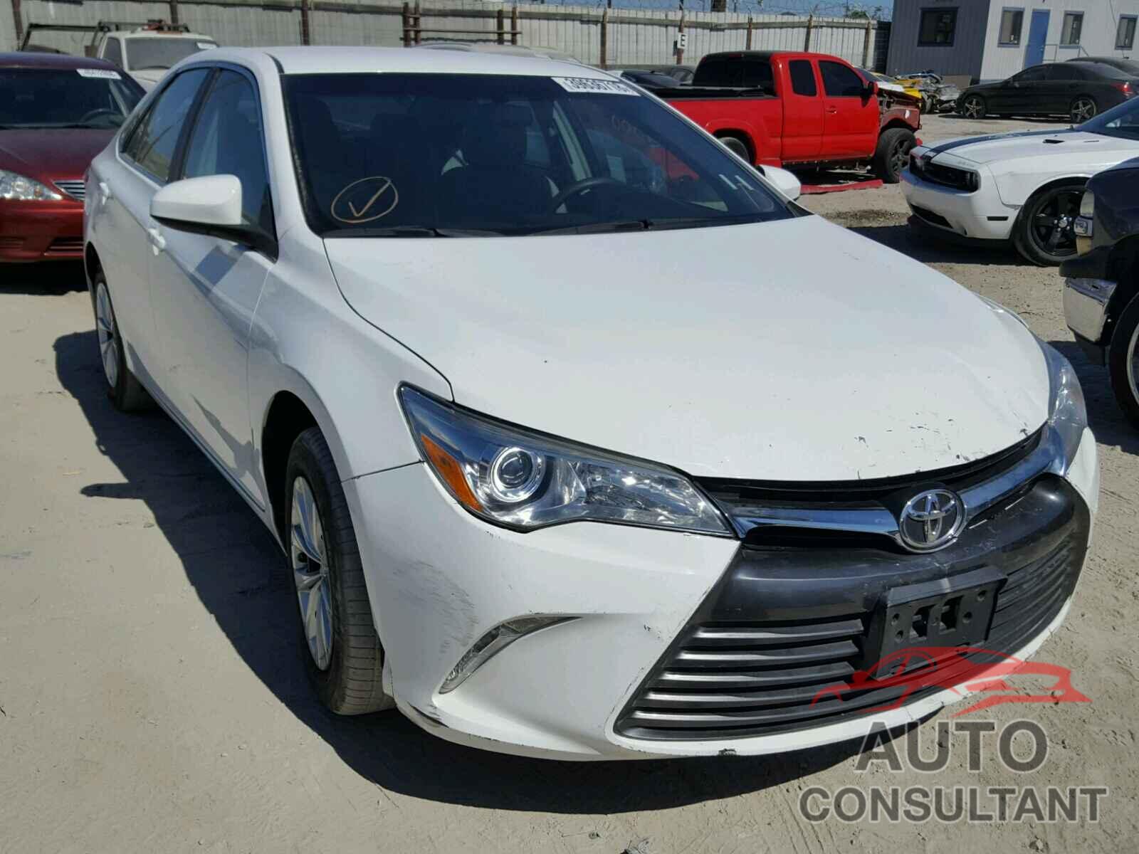 TOYOTA CAMRY 2016 - 4T4BF1FK2GR547782