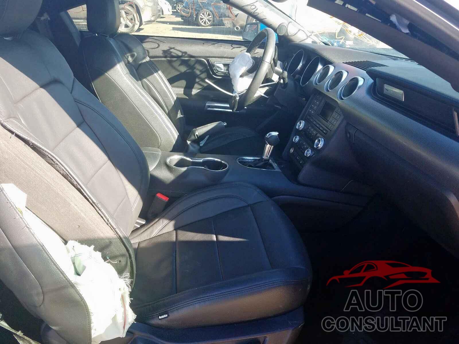 FORD MUSTANG 2018 - 1HGCR2F56GA019692